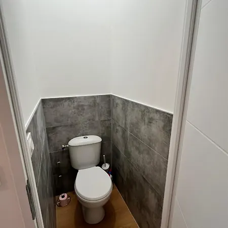 Beau 3 Pieces Climatise Vue Canal Idealement Situe Centre