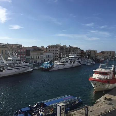 Beau 3 Pieces Climatise Vue Canal Idealement Situe Centre