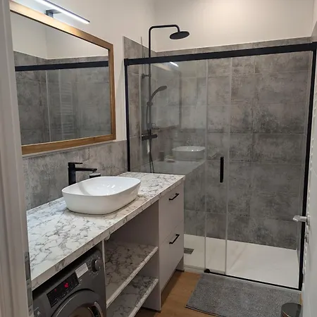 Apartment Beau 3 Pieces Climatise Vue Canal Idealement Situe Centre *