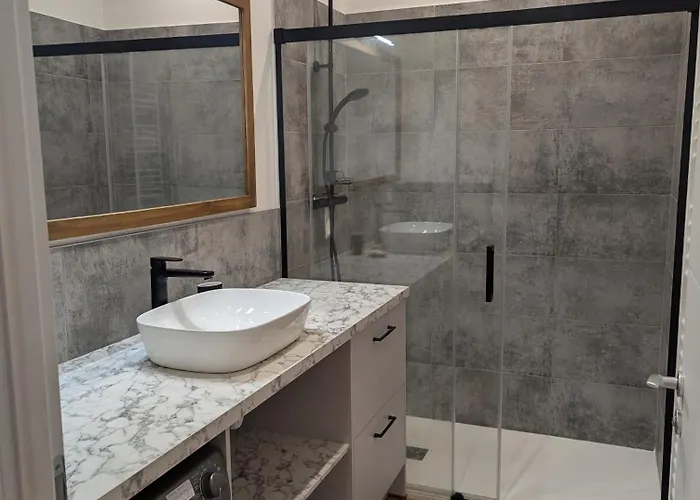 Apartamento Beau 3 Pieces Climatise Vue Canal Idealement Situe Centre *